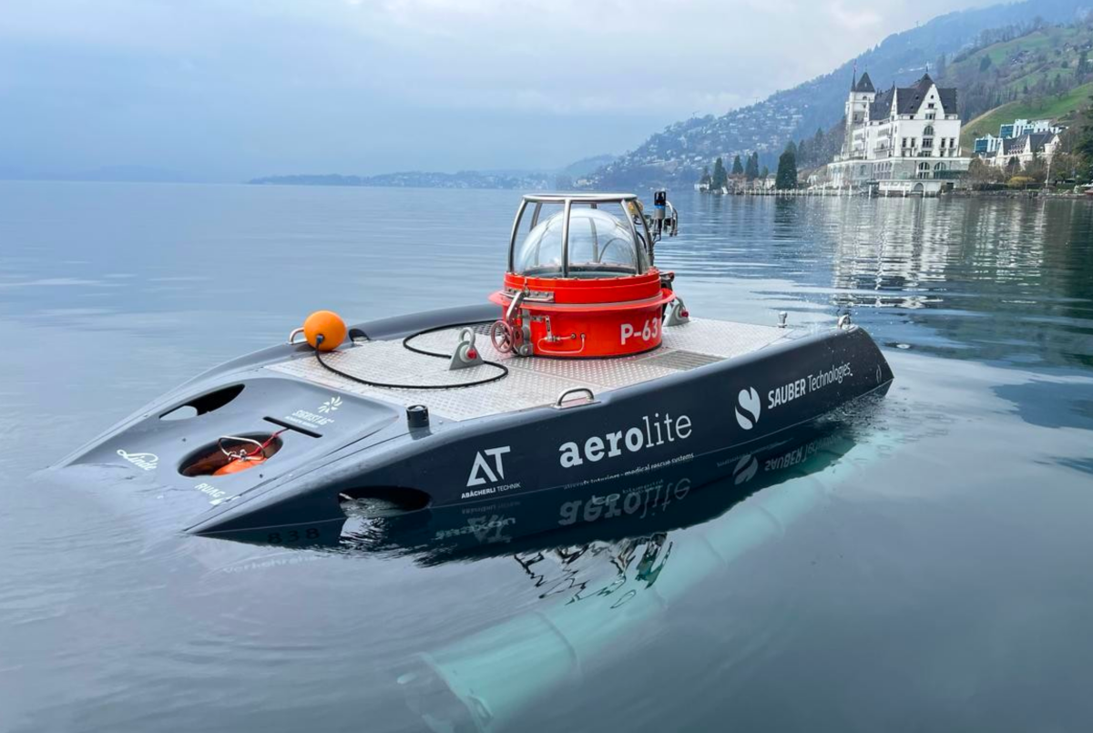 05 Swiss Submarine