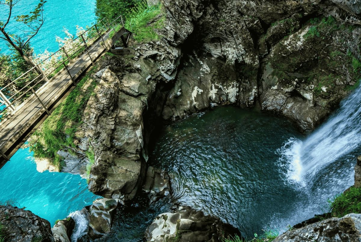 03 Waterfall Cruise